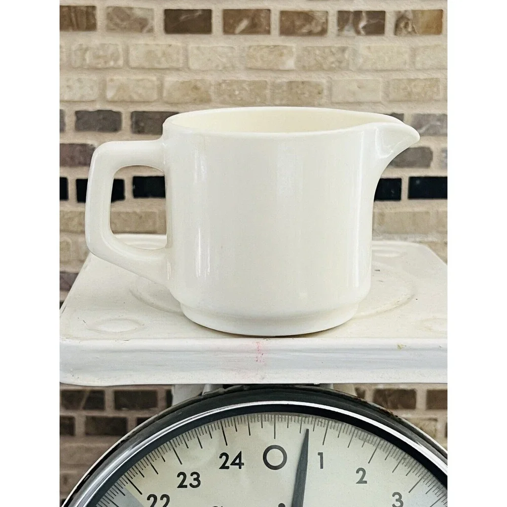 Arcopal France Opal Milk Glass Creamer Milk Jug EUC 4oz‎
